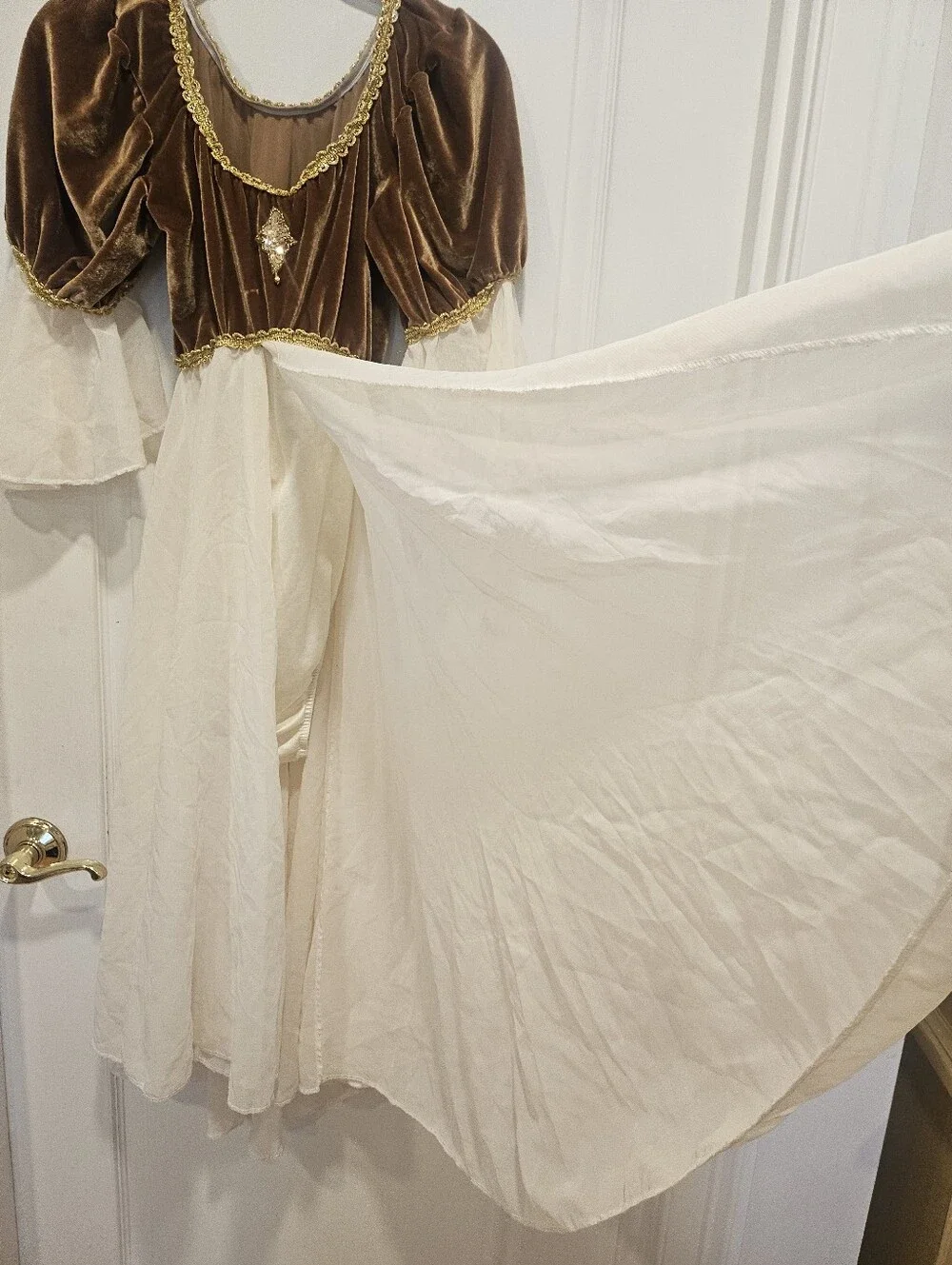 Halloween Classic Princess Velvet Dress Costume in Brown and Cream